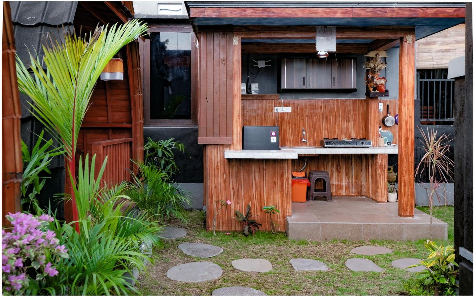 The Backyard House Hotel Tabanan  Exterior photo