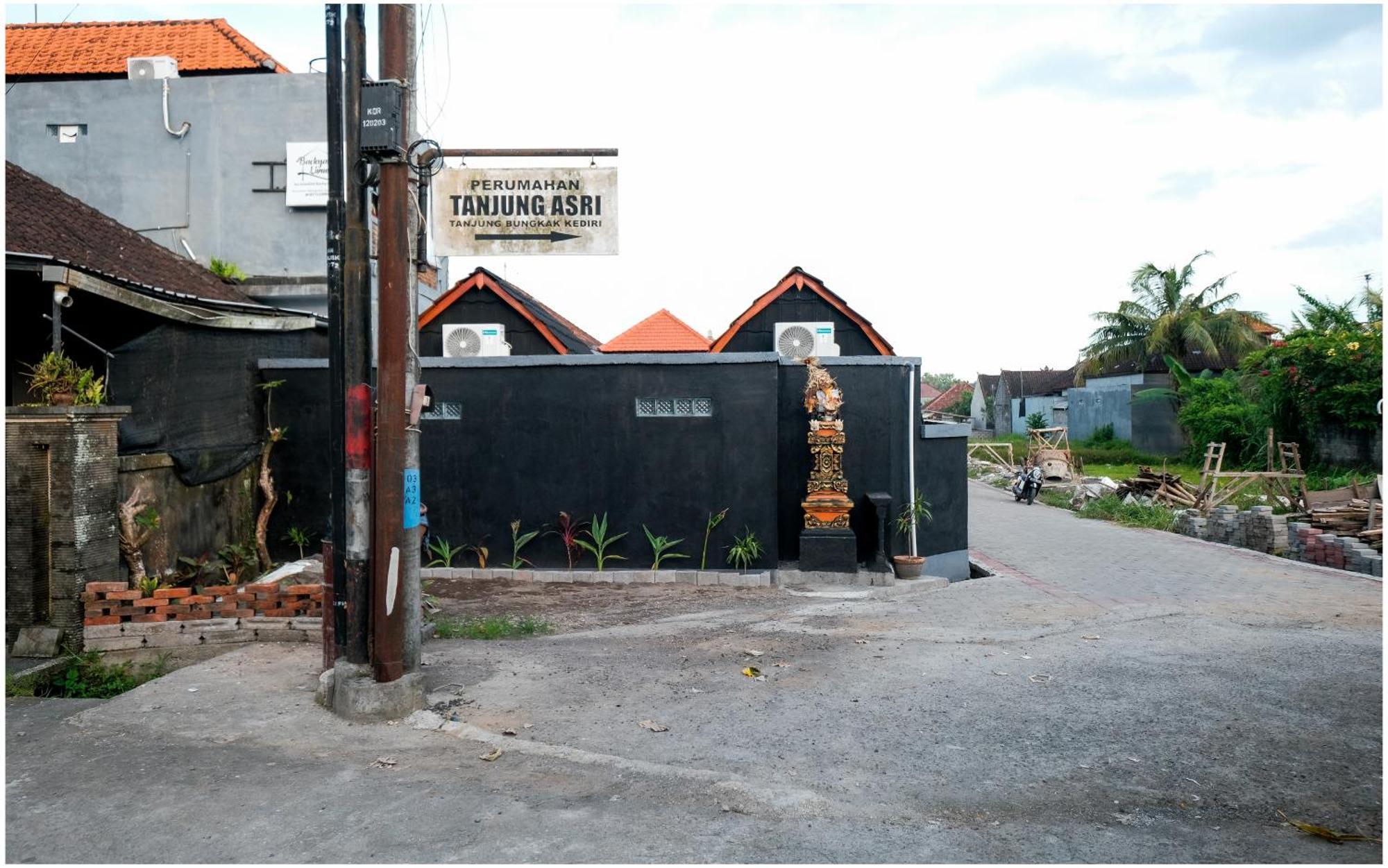 The Backyard House Hotel Tabanan  Exterior photo